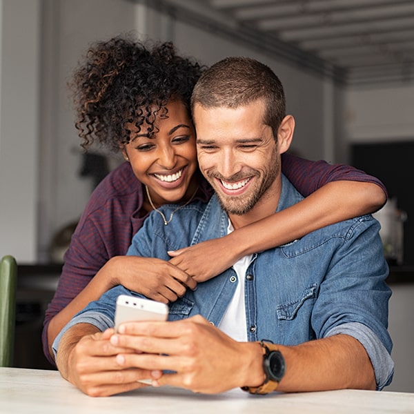 Couple is calling the dentist